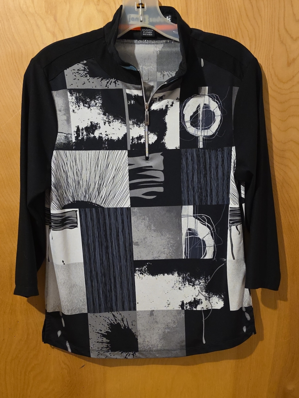 Jamie Sadock Women's Black & Gray Abstract  High Performance Quarter-Zip- Small